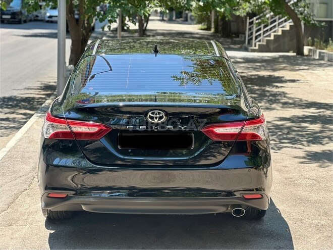Toyota Camry-5