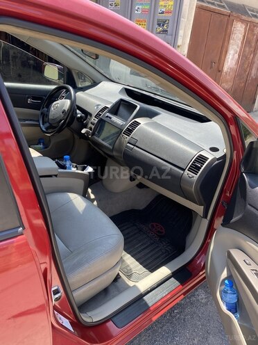 Toyota Prius-4