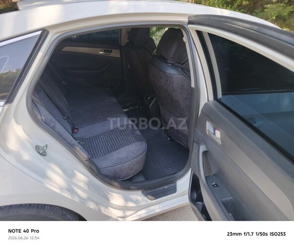 Hyundai Sonata-5