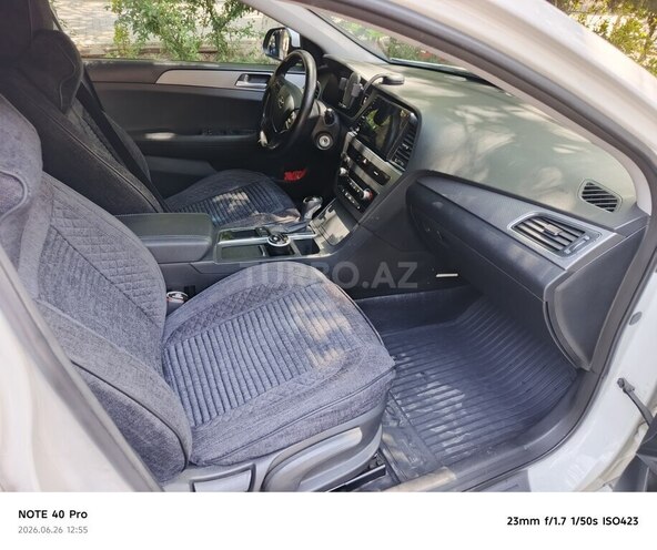 Hyundai Sonata-6