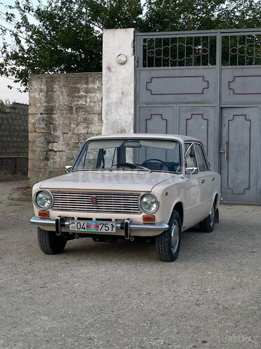 LADA (VAZ) 21011-1