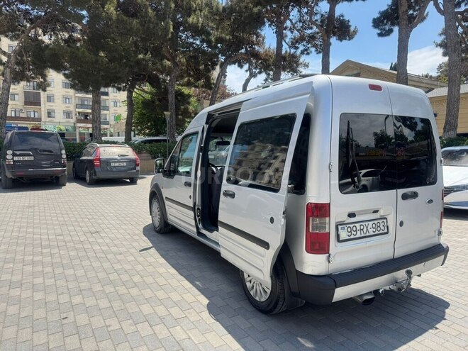 Ford Tourneo Connect-2