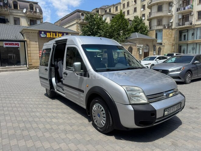 Ford Tourneo Connect-1