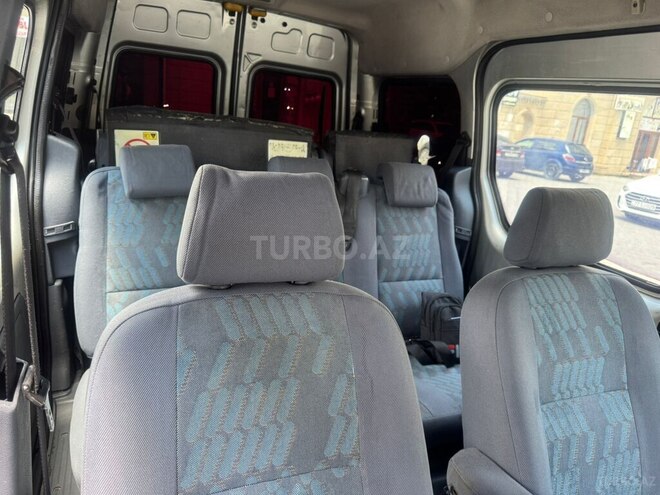 Ford Tourneo Connect-10