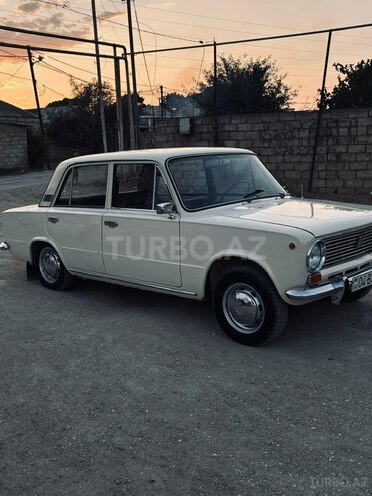 LADA (VAZ) 21011-2