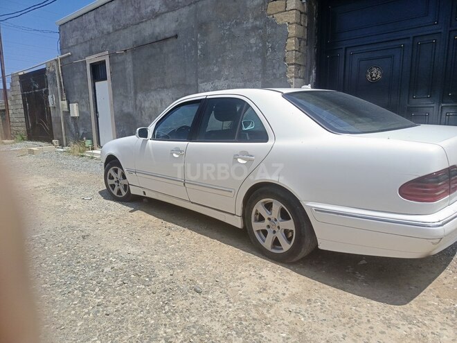 Mercedes E 220-4
