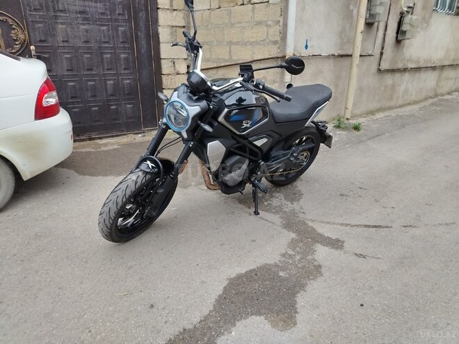 CFMOTO 300 SR-2