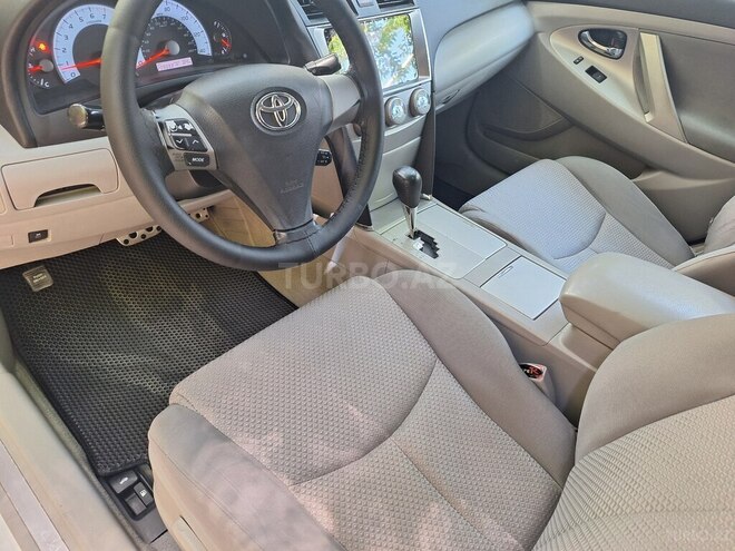 Toyota Camry-8