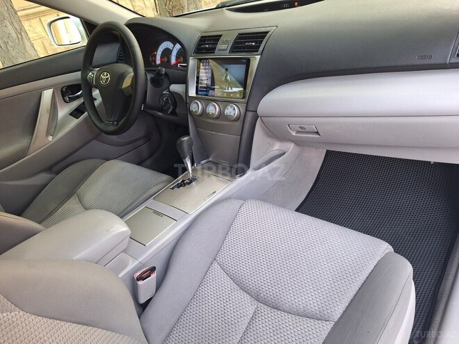 Toyota Camry-12