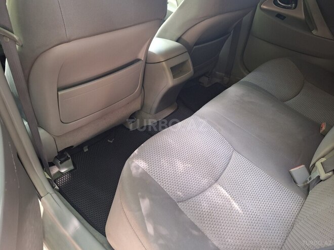 Toyota Camry-13