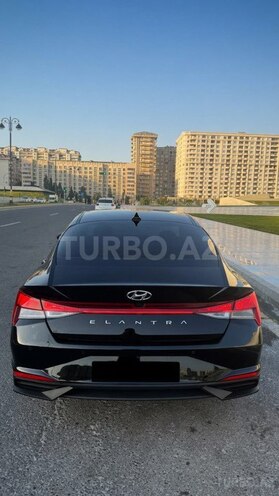 Hyundai Elantra-2