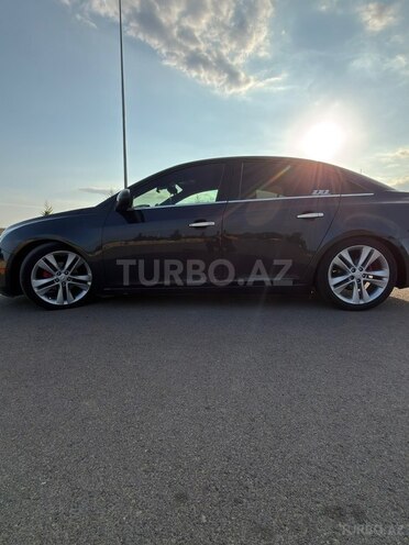 Chevrolet Cruze-12