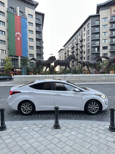 Hyundai Avante-3
