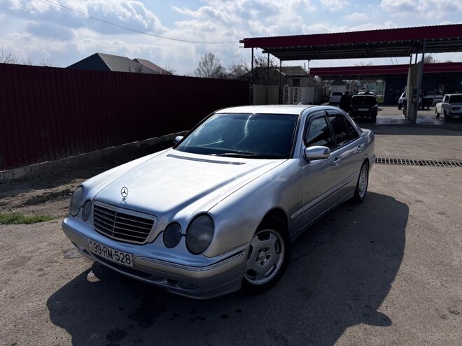 Mercedes E 220-2