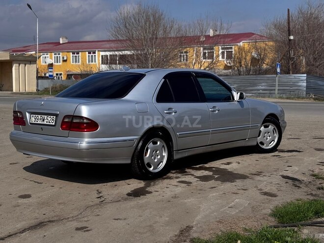 Mercedes E 220-6