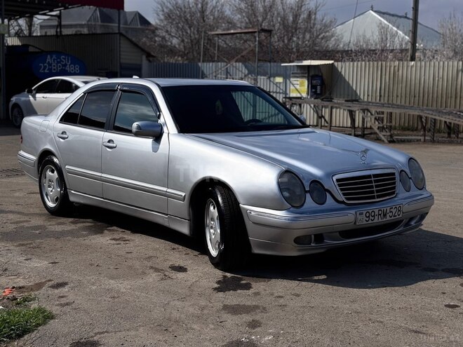 Mercedes E 220-3
