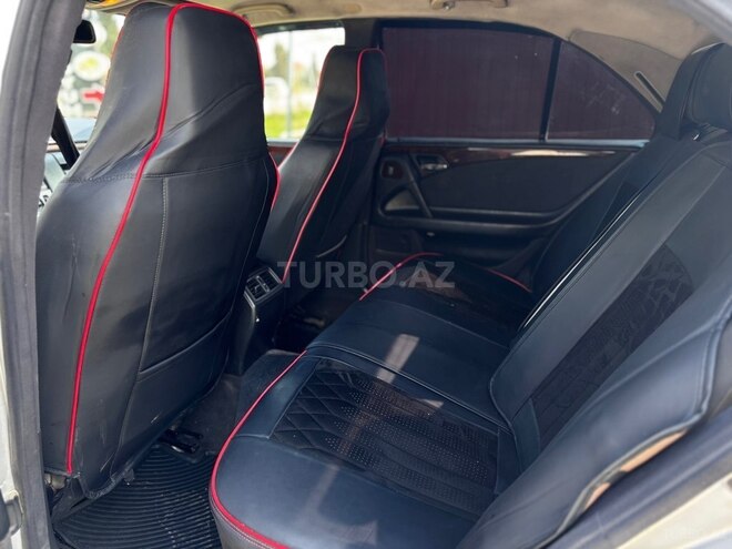 Mercedes E 220-13