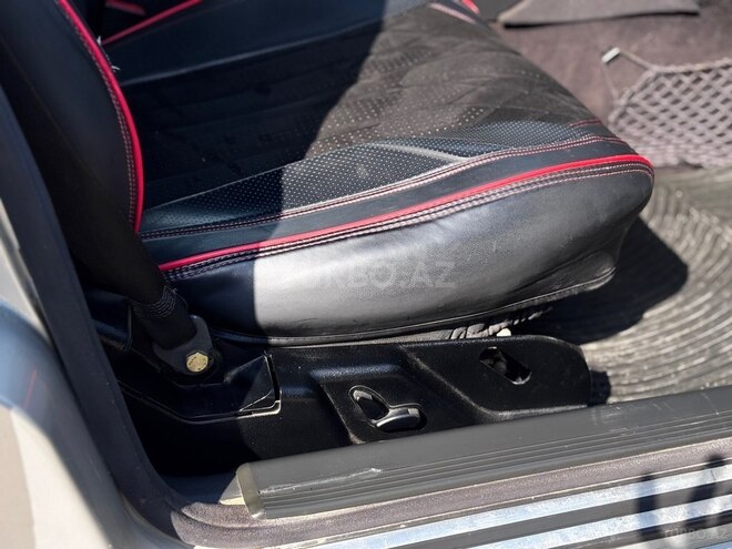 Mercedes E 220-10
