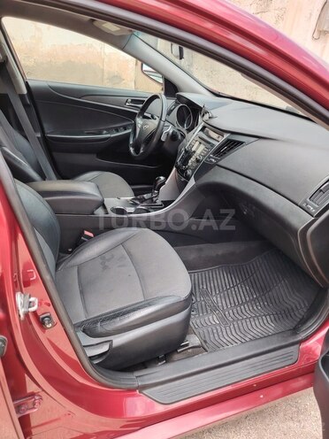 Hyundai Sonata-13