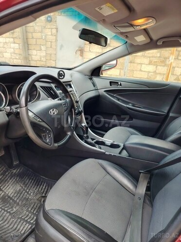 Hyundai Sonata-14