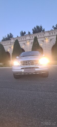 Mercedes ML 320-1