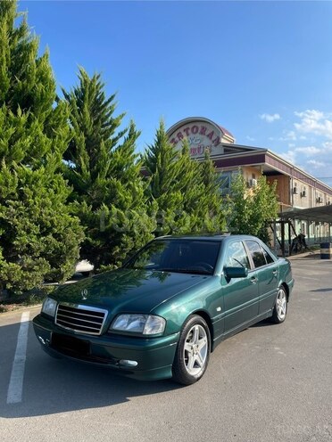 Mercedes C 220-1