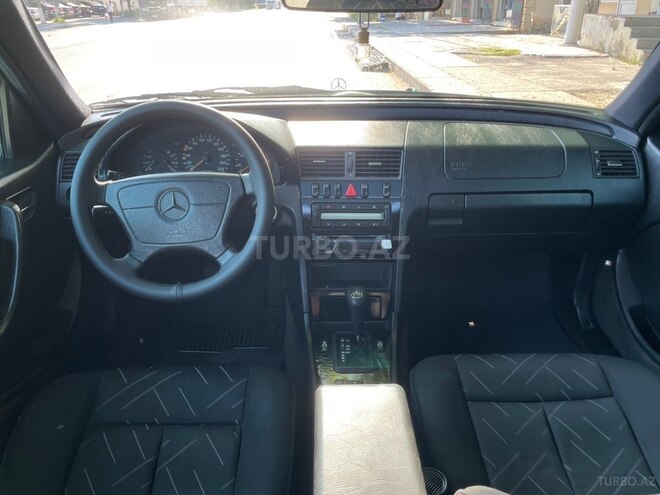 Mercedes C 220-9