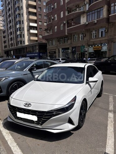 Hyundai Elantra-1