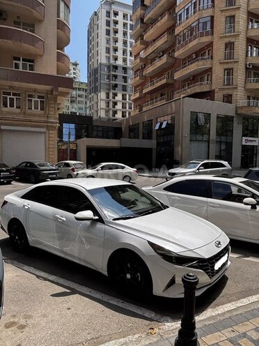 Hyundai Elantra-2