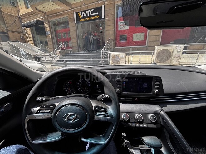 Hyundai Elantra-5