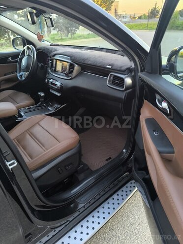 Kia Sorento-12
