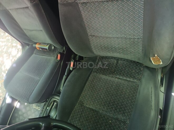 Opel Vectra-9