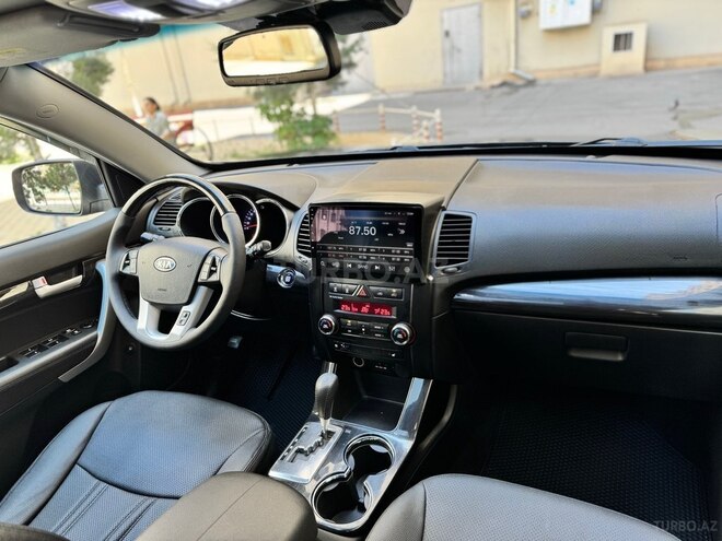 Kia Sorento-14