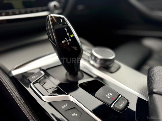 BMW 530e-8