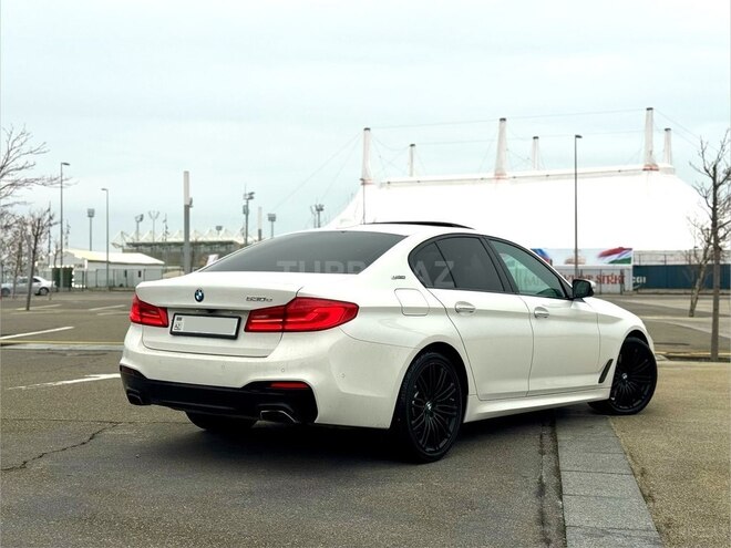 BMW 530e-11