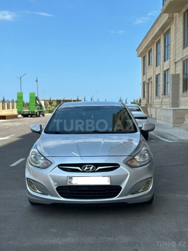 Hyundai Accent-1