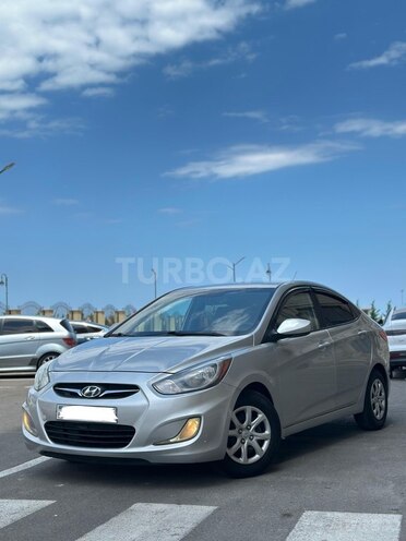 Hyundai Accent-3