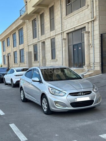 Hyundai Accent-8