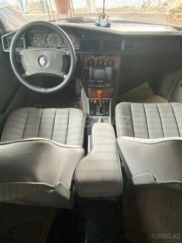 Mercedes 190-4