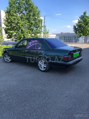 Mercedes 200 E-7