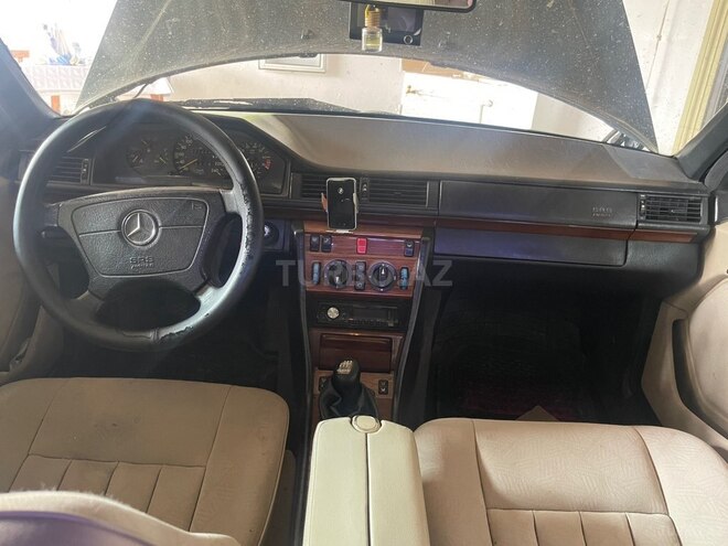 Mercedes 200 E-5