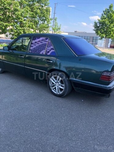 Mercedes 200 E-8