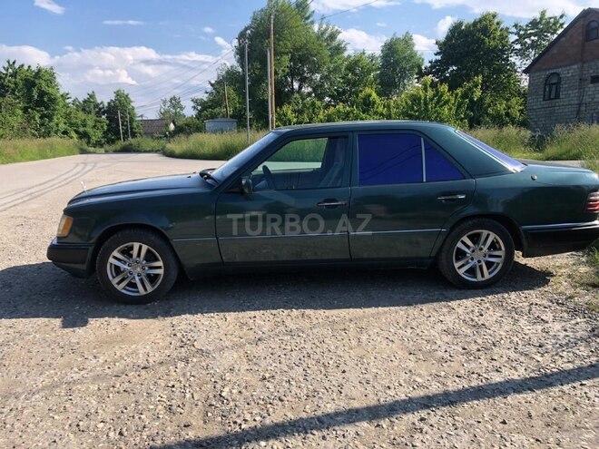 Mercedes 200 E-9