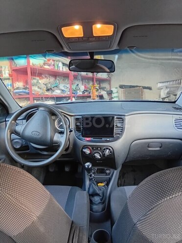Kia Rio-10