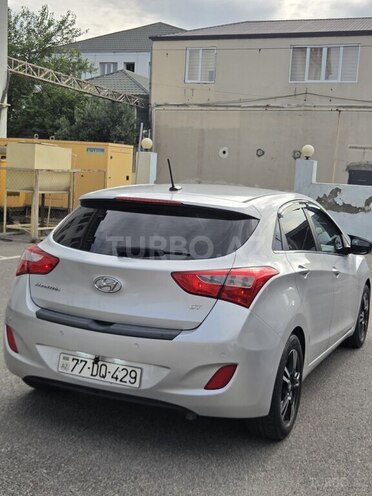 Hyundai Elantra GT-3