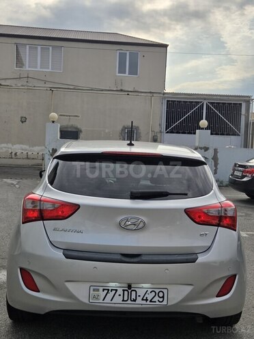 Hyundai Elantra GT-4