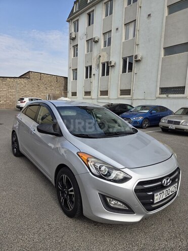 Hyundai Elantra GT-1