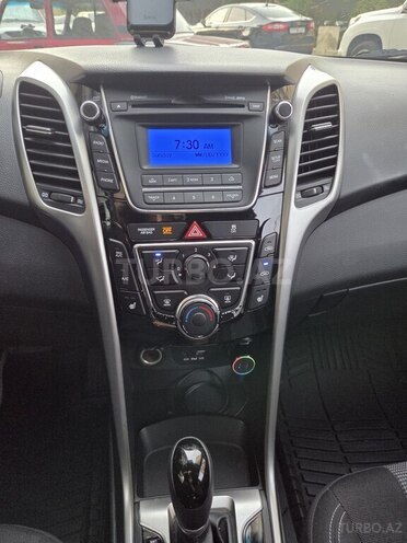 Hyundai Elantra GT-9