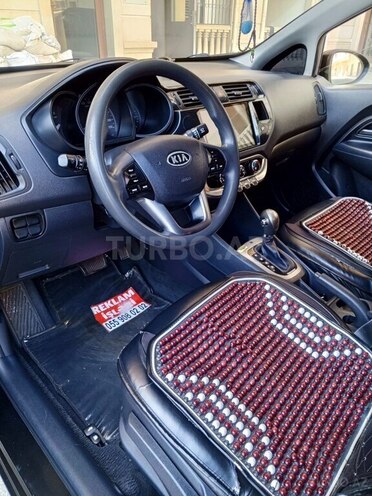 Kia Rio-5