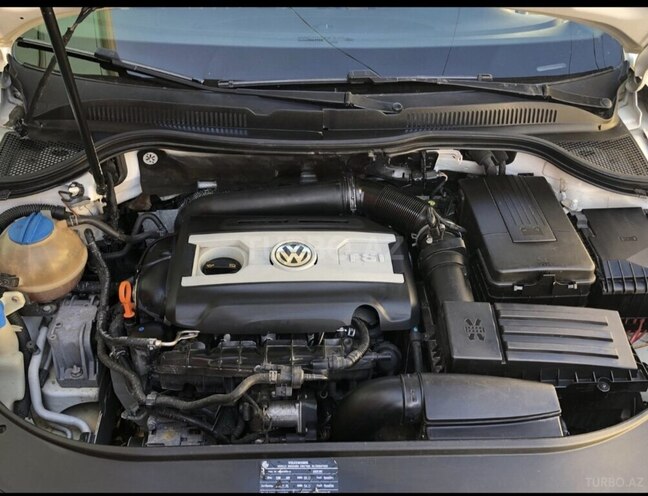 Volkswagen Passat CC-12